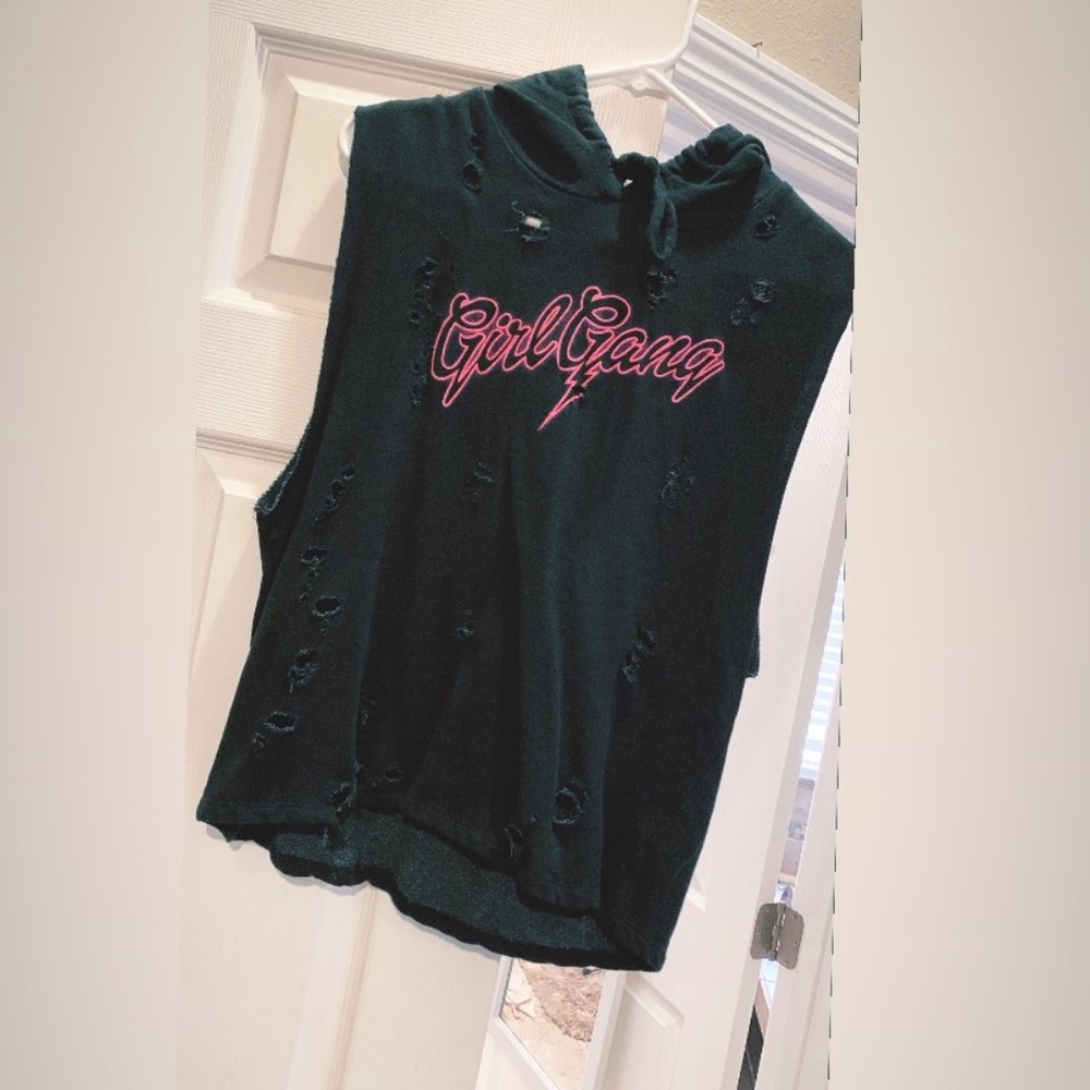 Muscle tank / sweater / girl gang